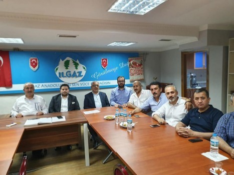 Dernek merkezimizde yönetim kurulumuzu ziyaret eden Çankırı Vakfı Başkanı Sn Mustafa Can ve yönetim kurulu üyelerine teşekkür ederiz.